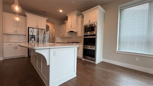 912 Fallbrook Avenue, Denton, TX 76210