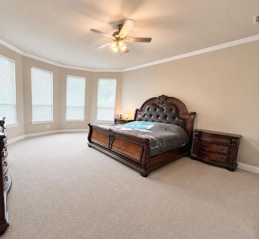 912 Fallbrook Avenue, Denton, TX 76210