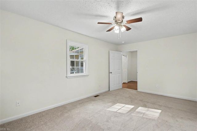 798 Old Oyster Point RD, Newport News, VA 23602