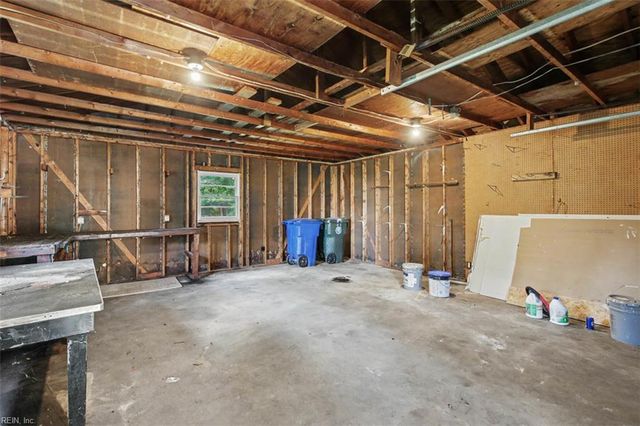 798 Old Oyster Point RD, Newport News, VA 23602