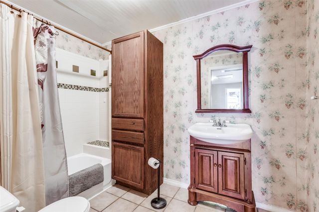201 Church Hill LN, Liberty Hill, TX 78642