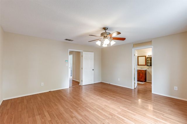 201 Church Hill LN, Liberty Hill, TX 78642