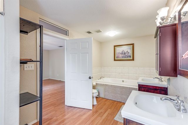 201 Church Hill LN, Liberty Hill, TX 78642