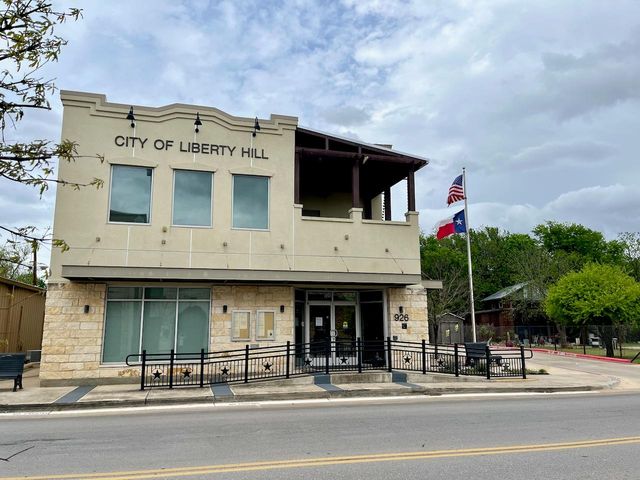 201 Church Hill LN, Liberty Hill, TX 78642