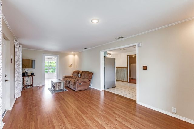 201 Church Hill LN, Liberty Hill, TX 78642