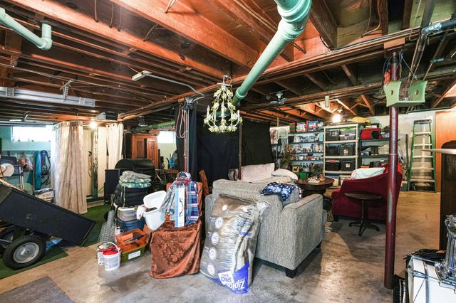 907 Camellia Dr, Columbia, TN 38401