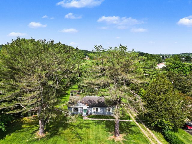 907 Camellia Dr, Columbia, TN 38401