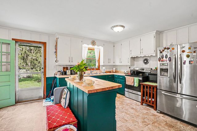 907 Camellia Dr, Columbia, TN 38401