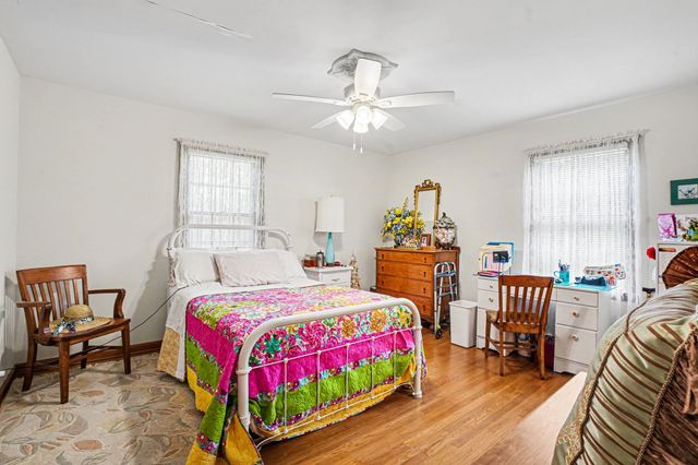 907 Camellia Dr, Columbia, TN 38401