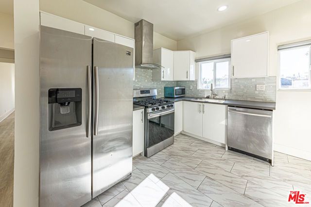 801 N Alexandria Avenue, Los Angeles, CA 90029