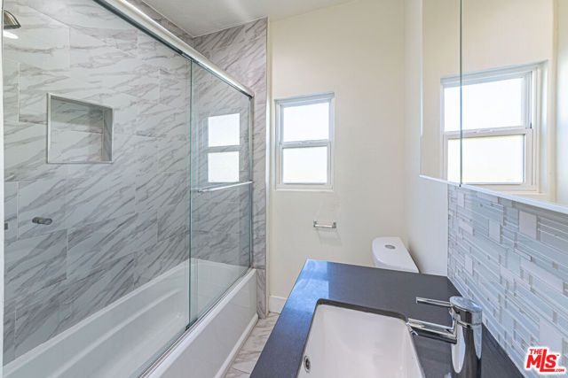 801 N Alexandria Avenue, Los Angeles, CA 90029