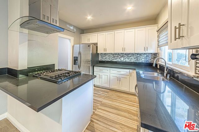 801 N Alexandria Avenue, Los Angeles, CA 90029