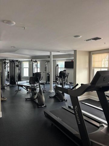 498 Albemarle Road 409, Charleston, SC 29407