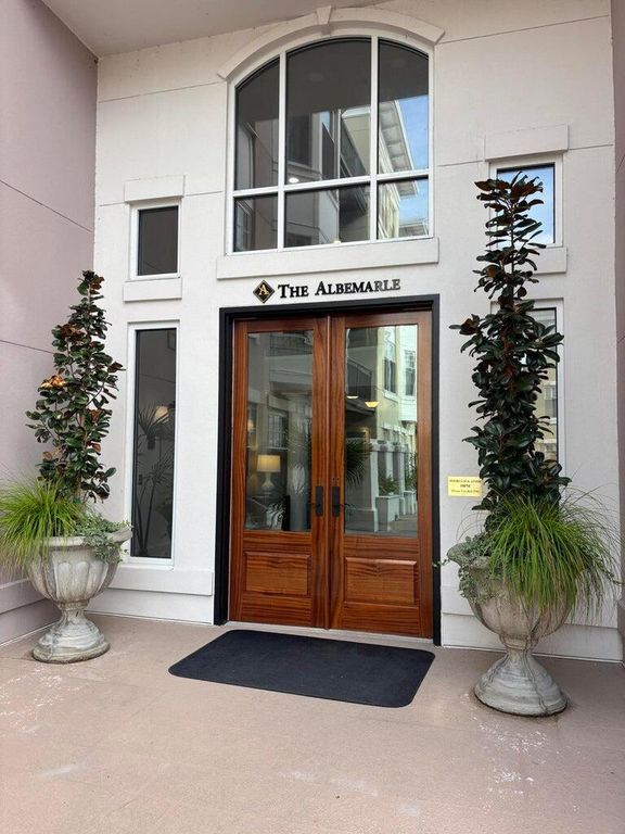 498 Albemarle Road 409, Charleston, SC 29407