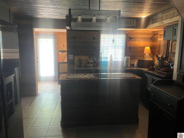 278 Lone Valley Rd., Gilbertsville, KY 42044