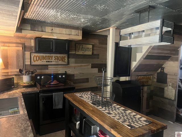 278 Lone Valley Rd., Gilbertsville, KY 42044