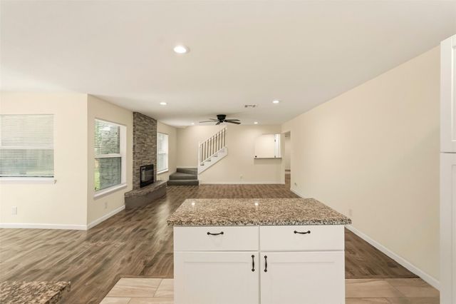 718 Oder Lane, Houston, TX 77090