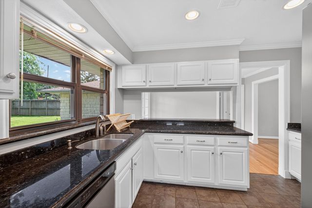4218 Glebe Road, Houston, TX 77018