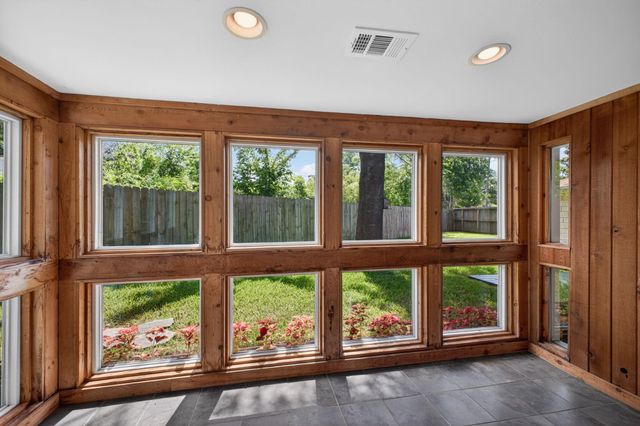 4218 Glebe Road, Houston, TX 77018