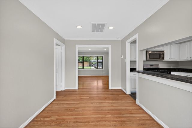 4218 Glebe Road, Houston, TX 77018