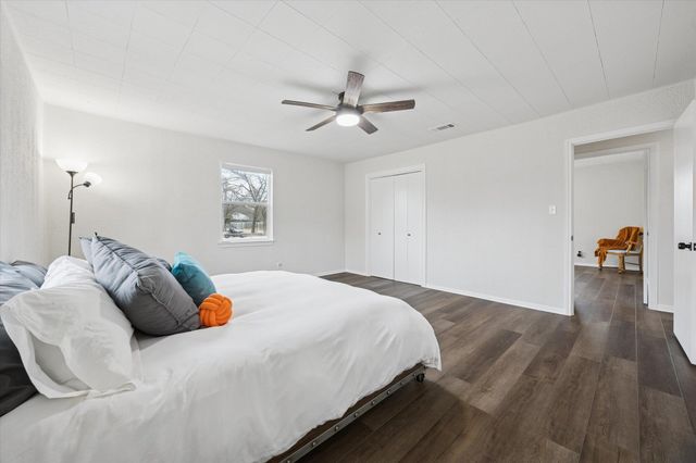 210 Fallwell ST, Liberty Hill, TX 78642