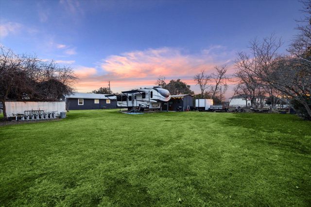 210 Fallwell ST, Liberty Hill, TX 78642