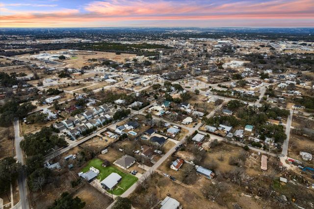 210 Fallwell ST, Liberty Hill, TX 78642