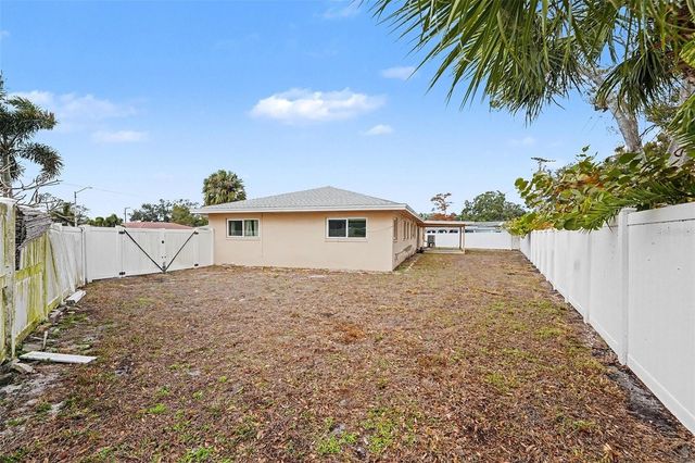 213 PARK STREET N, St Petersburg, FL 33710