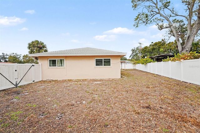 213 PARK STREET N, St Petersburg, FL 33710