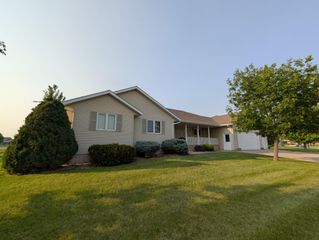 610 Mercedes Drive, Marshall, MN 56258