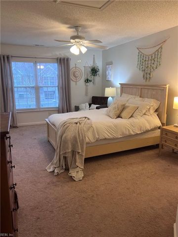 605 Waters Edge LN, Suffolk, VA 23435