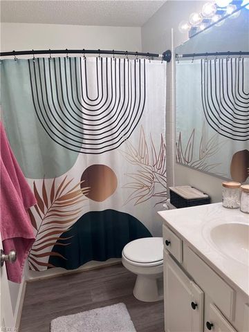 605 Waters Edge LN, Suffolk, VA 23435