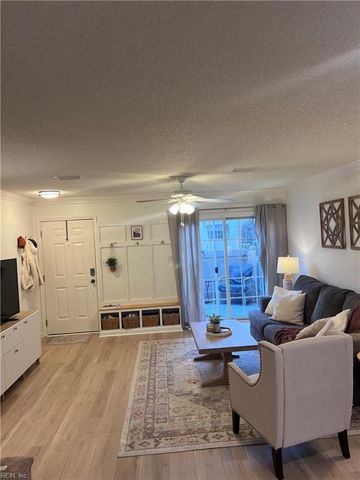 605 Waters Edge LN, Suffolk, VA 23435