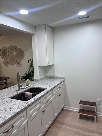 605 Waters Edge LN, Suffolk, VA 23435