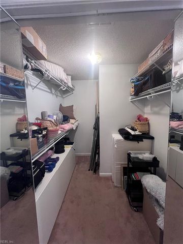 605 Waters Edge LN, Suffolk, VA 23435