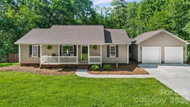 39328 Holly Ridge Road, New London, NC 28127
