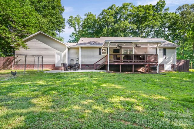 39328 Holly Ridge Road, New London, NC 28127