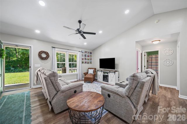 39328 Holly Ridge Road, New London, NC 28127