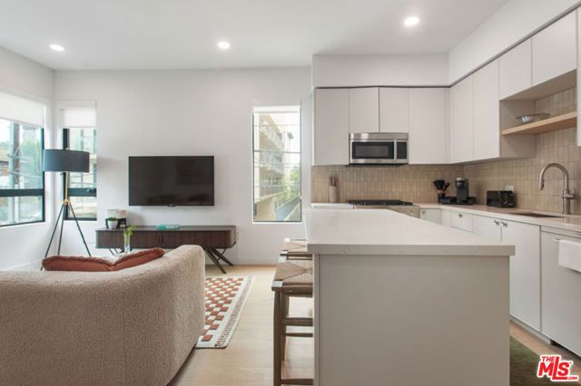 10310 Santa Monica Boulevard 622, Los Angeles, CA 90025