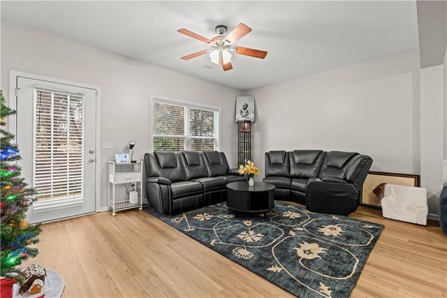 141 Mill Pond Crossing L3, Carrollton, GA 30116