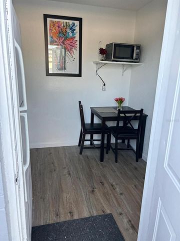 5212 LAHAINA DRIVE, Sarasota, FL 34232