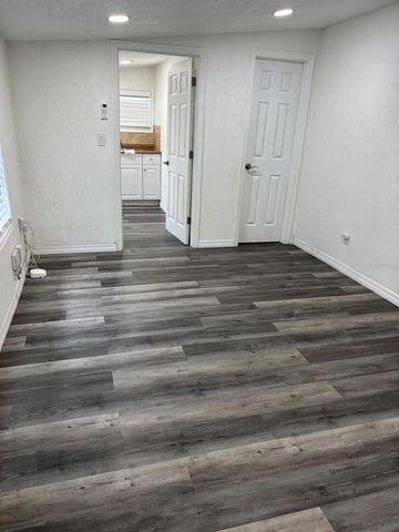 5212 LAHAINA DRIVE, Sarasota, FL 34232