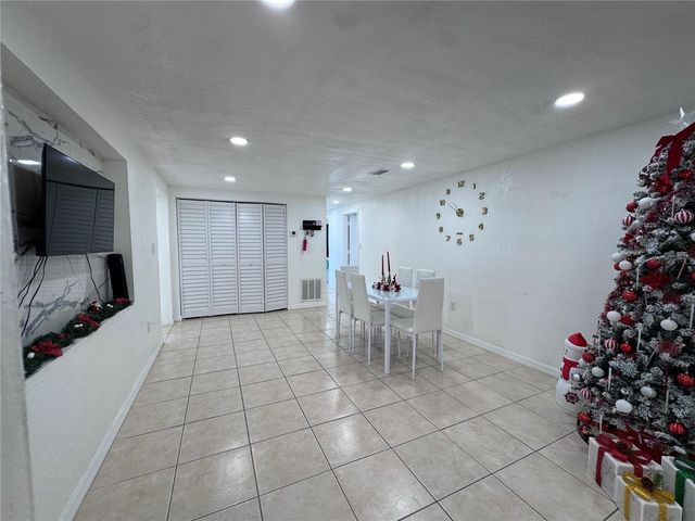 5212 LAHAINA DRIVE, Sarasota, FL 34232