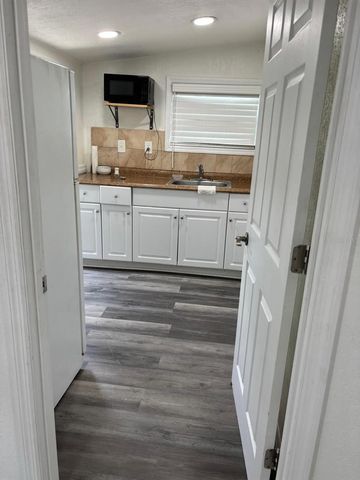 5212 LAHAINA DRIVE, Sarasota, FL 34232