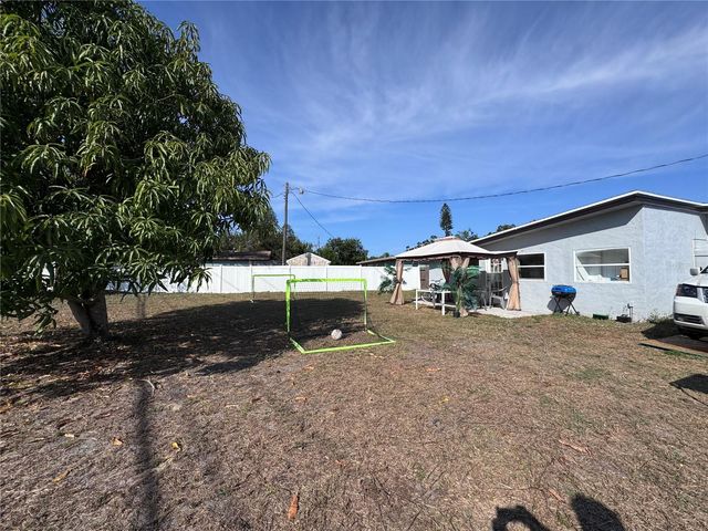 5212 LAHAINA DRIVE, Sarasota, FL 34232