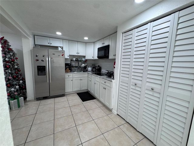 5212 LAHAINA DRIVE, Sarasota, FL 34232