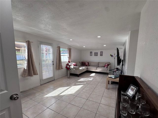 5212 LAHAINA DRIVE, Sarasota, FL 34232