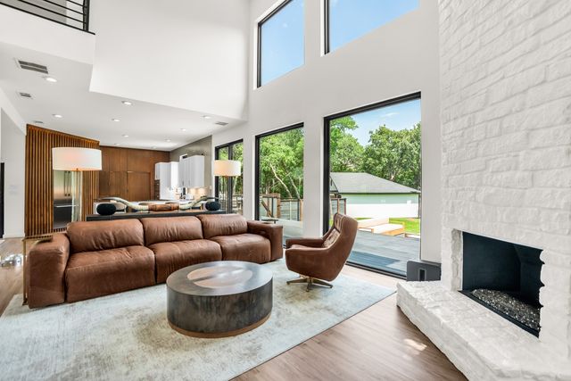 2856 Peninsula Drive, Grapevine, TX 76051