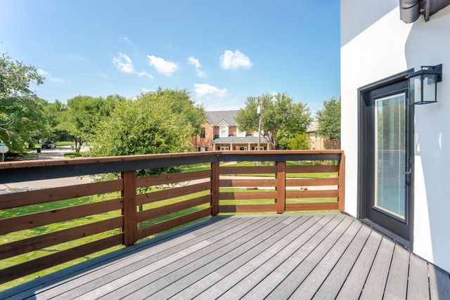 2856 Peninsula Drive, Grapevine, TX 76051