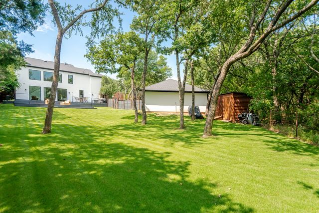 2856 Peninsula Drive, Grapevine, TX 76051